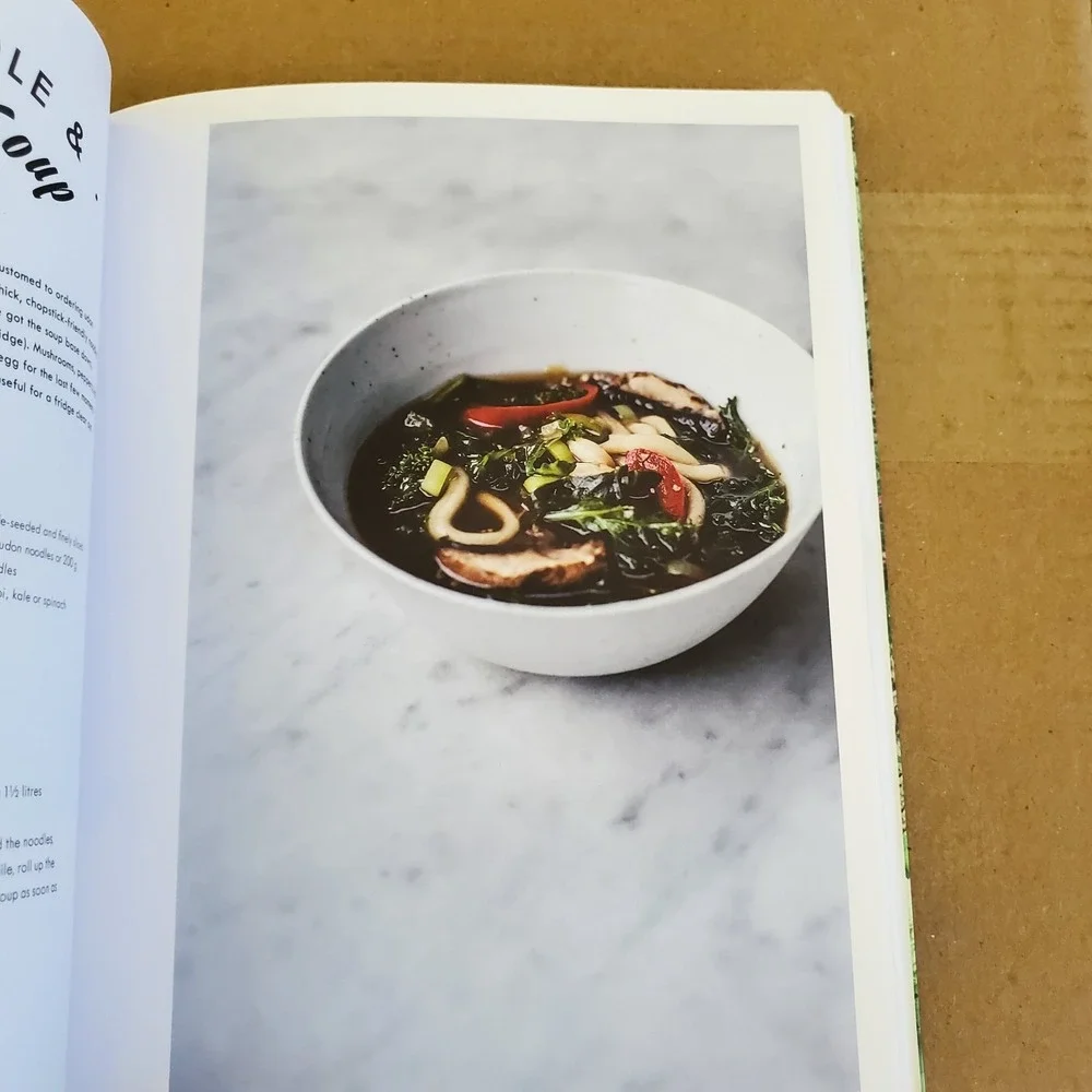 Everyday‎ Delicious Cookbook by Izy Hossack Paperback Top With Cinnamon Recipes
